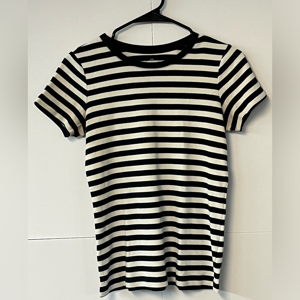 The Outfitters of Land’s End Women’s striped short sleeve tee shirt. Size XS.
